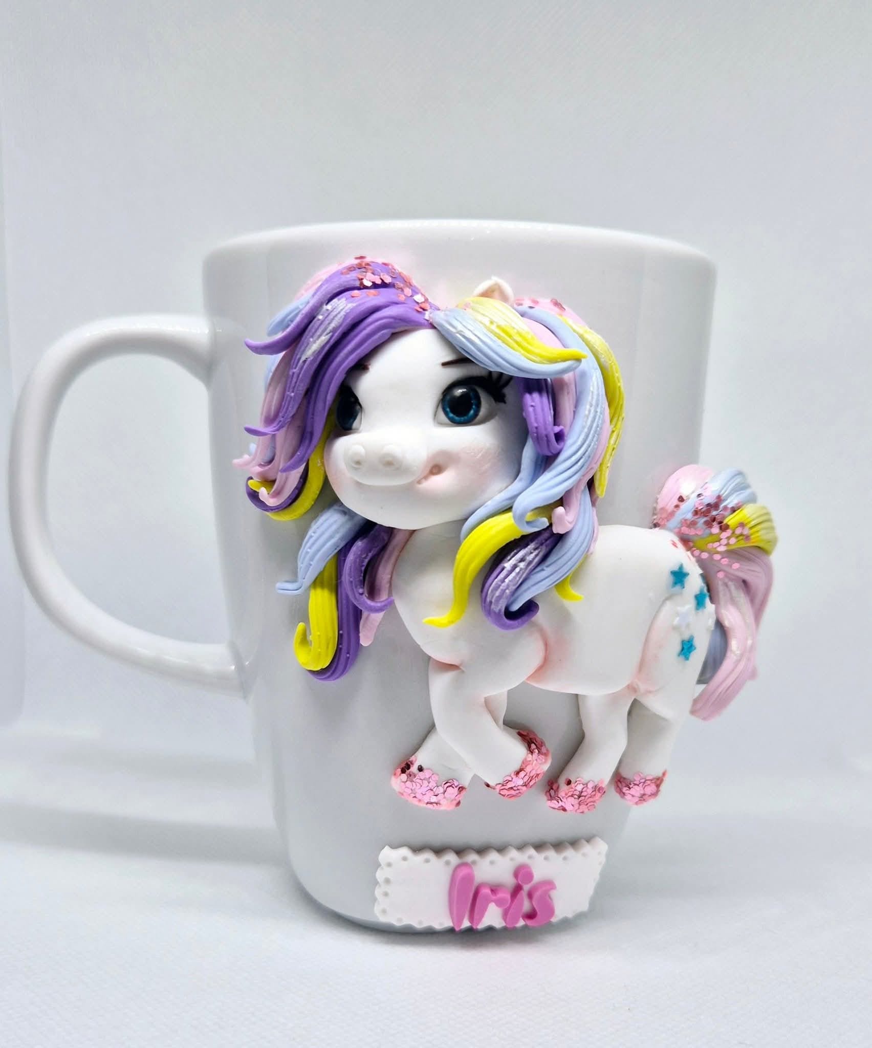 Cană personalizată, handmade, cu personaj animat – decor 3D din lut polimeric (FIMO), 300 ml